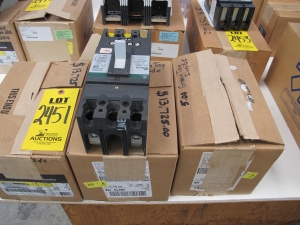 LOT (3) BREAKERS, CIRCUIT TYPE, 100 AMP RATING, 480 AC, 250 DC VOLT RATING, 2 POLE, THERMAL MAGNETIC KIND. 600-1250 AMP ADJUSTABLE TRIP, INTERCHANGEABLE TRIP UNIT, 10KA INTERRUPT CURRENT RATING, AT 250VDC, UL LISTED, MOLDED CASE CONSTRUCTION. CURVE NUMBER GES-6103F. PART # 234C6213P216 (W-44) LOADING & HANDLING FEE $5-